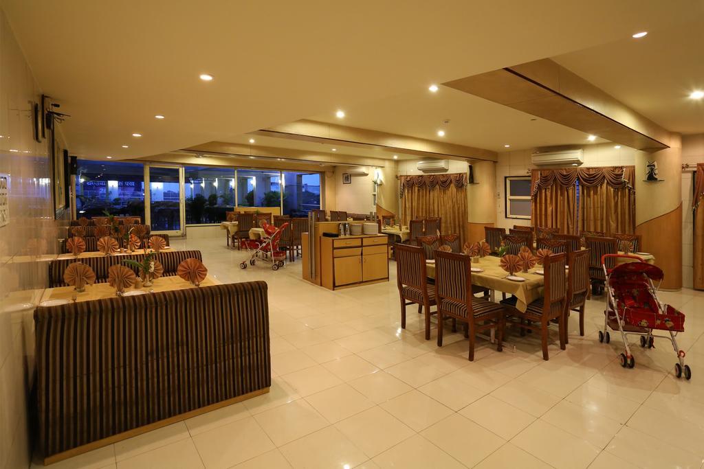 Hotel Atithi Aurangabad  Luaran gambar